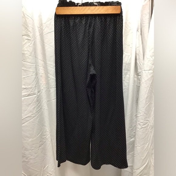 Black Smocked Sleeveless Camisole Pajama - Picture 10 of 12